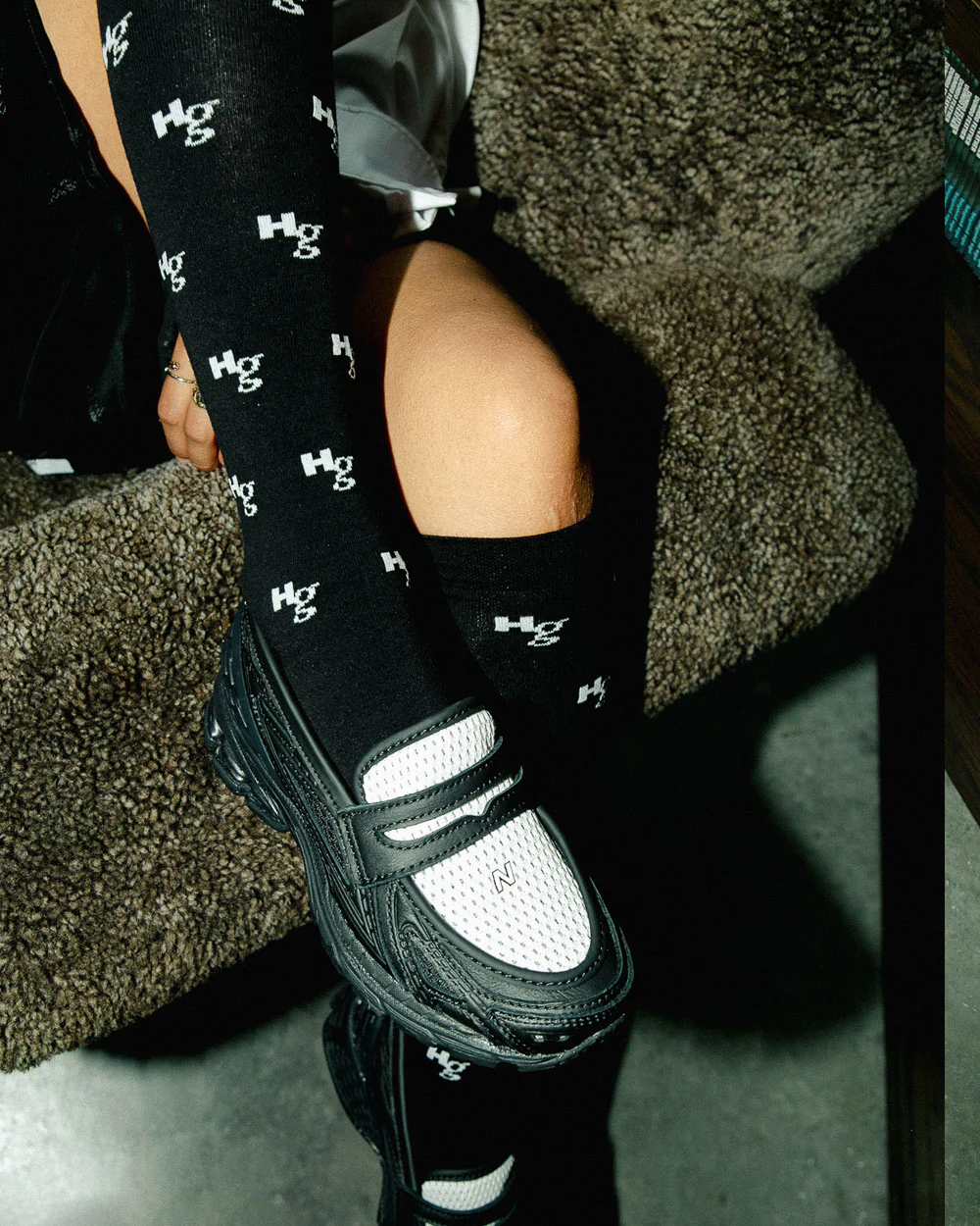 U19068G9 Black/Angora - Image 4